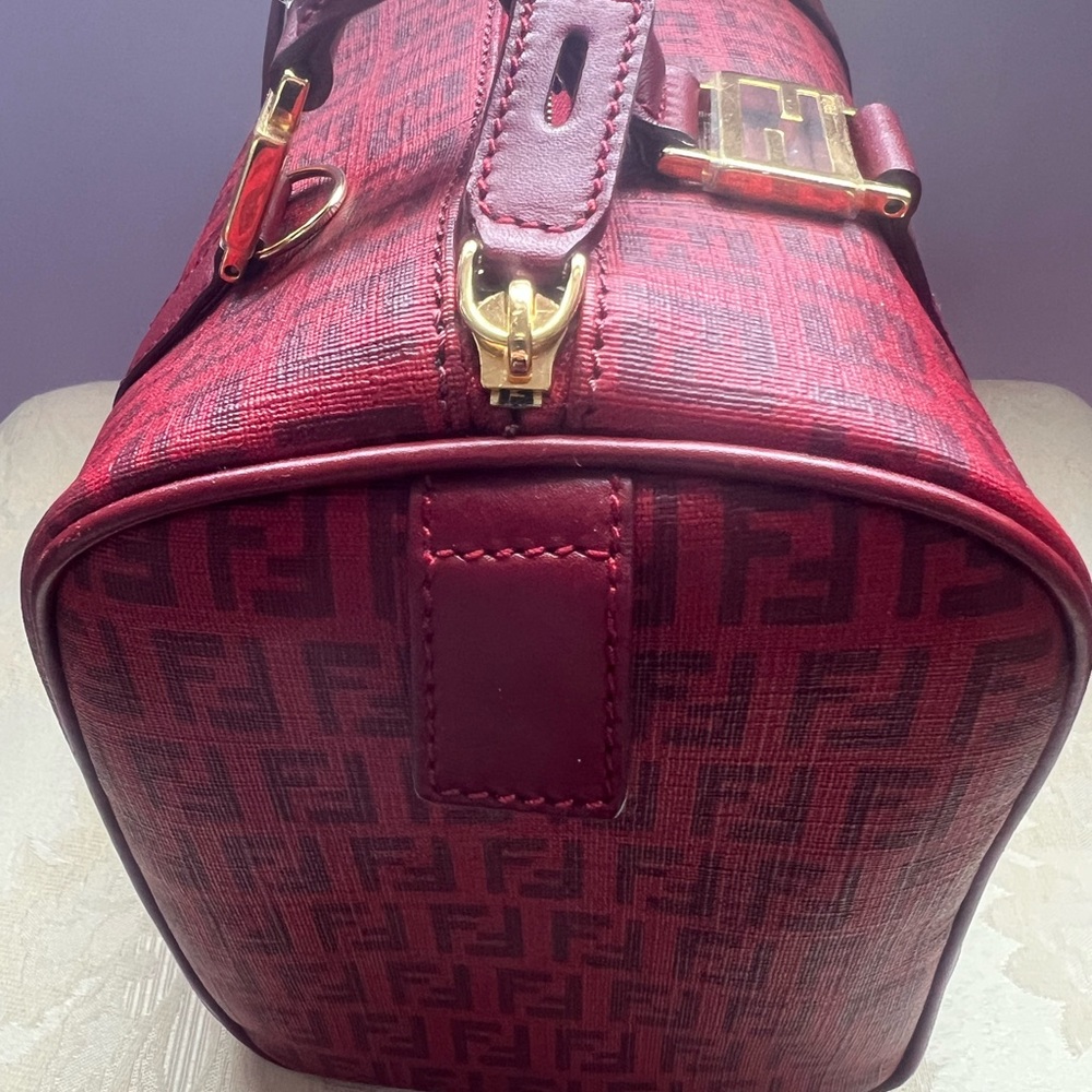 Fendi Red Handbag with Gold Hardware & dust bag - Picture 5 of 15